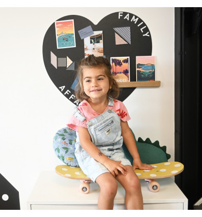 Magnetic heart-shaped board to decorate your wall