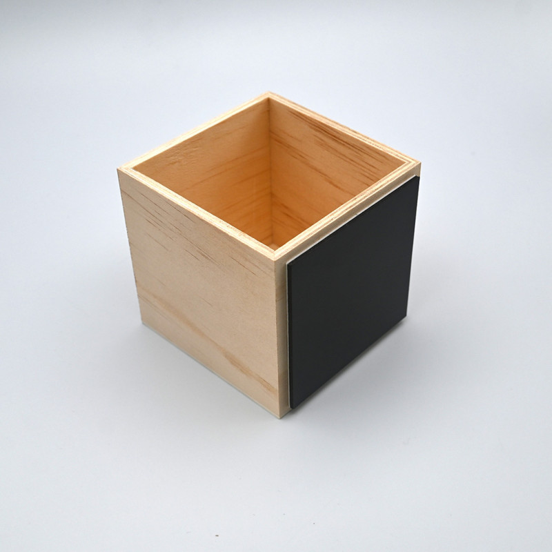 Magnetic wooden pot