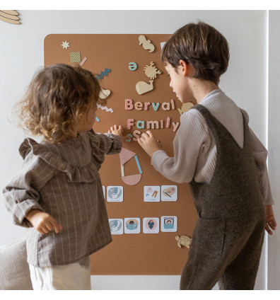 Caramel-coloured magnetic wall chart for a cosy decor in a child's bedroom - Ferflex