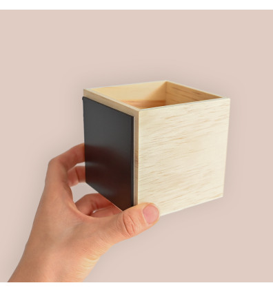 Magnetic wooden pot