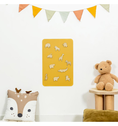 yellow magnetic wall board and wooden savannah animals magnetic game - Ferflex