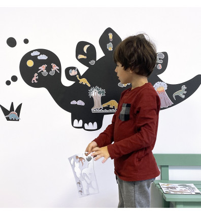 Magnetic dinosaur board for children - Can be placed on a wall in the room.